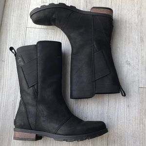 Sorel black boots!